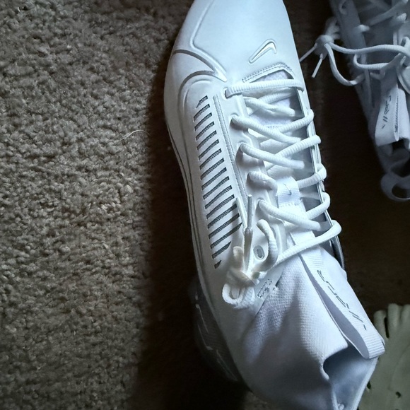 Nike Vapor Edge Pro 360 2
Football Cleats (no box)brand new